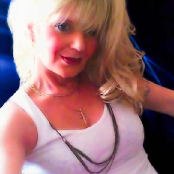 Meet your Posher, Michelle - Picture 1 of 1